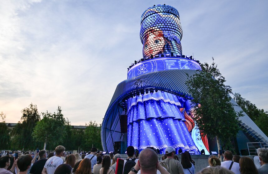 "Матрешка Москвы" представила программу ко Дню России 15 фото
