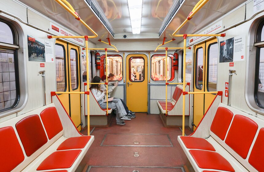 Московское метро отметило 91-й день рождения парадом поездов и выставкой вагонов 17 фото