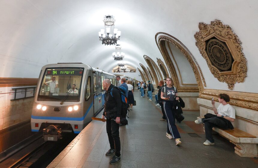 Московское метро отметило 91-й день рождения парадом поездов и выставкой вагонов 21 фото