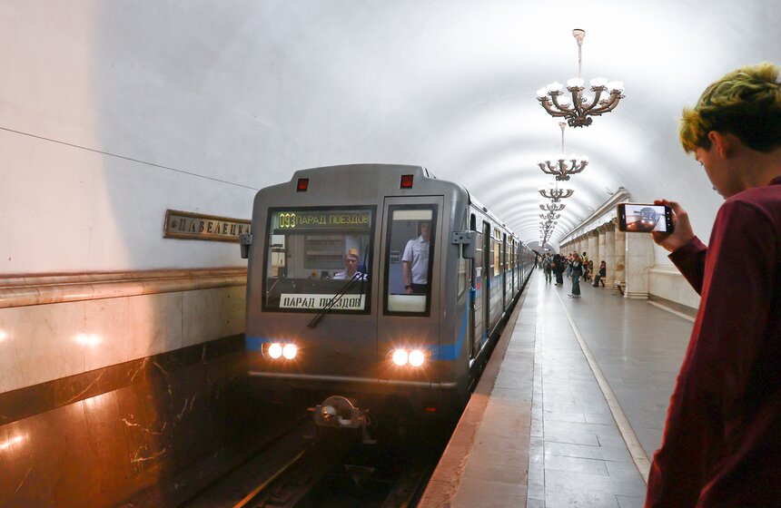 Московское метро отметило 91-й день рождения парадом поездов и выставкой вагонов 19 фото