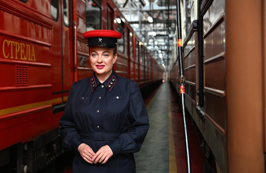 Экскурсия в электродепо "Северное" прошла в день рождения столичного метро 16 фото