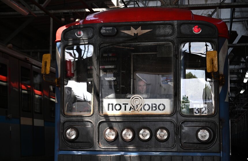 Экскурсия в электродепо "Северное" прошла в день рождения столичного метро 7 фото