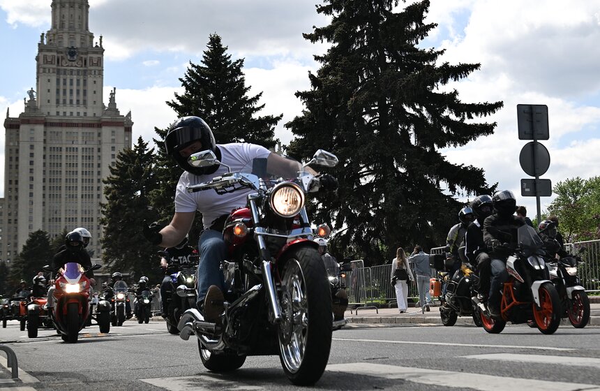 На Воробьевых горах прошел 14-й Московский мотофестиваль 40 фото