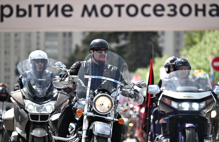 На Воробьевых горах прошел 14-й Московский мотофестиваль 23 фото