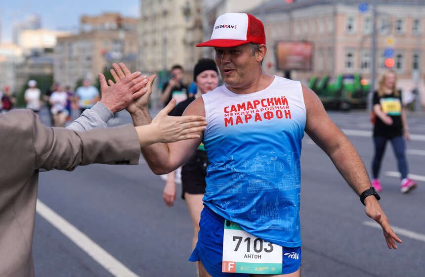 Более 12 тысяч человек вышли на старт 90‑й Эстафеты по Садовому кольцу 28 фото
