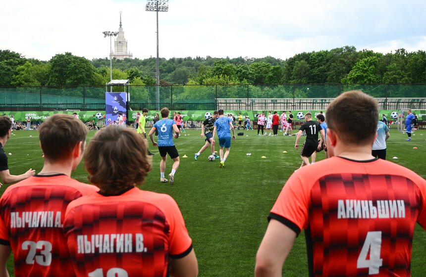 День футбола прошел в олимпийском комплексе "Лужники" 20 фото