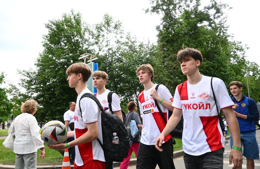 День футбола прошел в олимпийском комплексе "Лужники" 2 фото