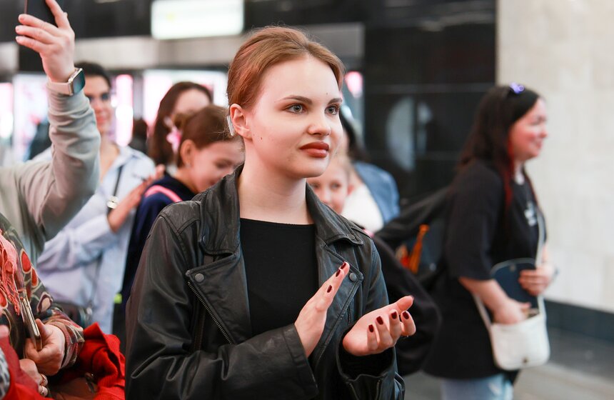 Флешмоб к 10-летию проекта "Музыка в метро" состоялся в Москве 16 фото