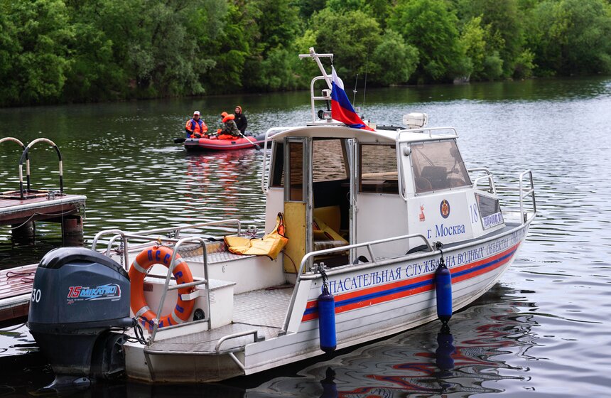 Московские спасатели обеспечат безопасность на водных объектах в летнем купальном сезоне 8 фото