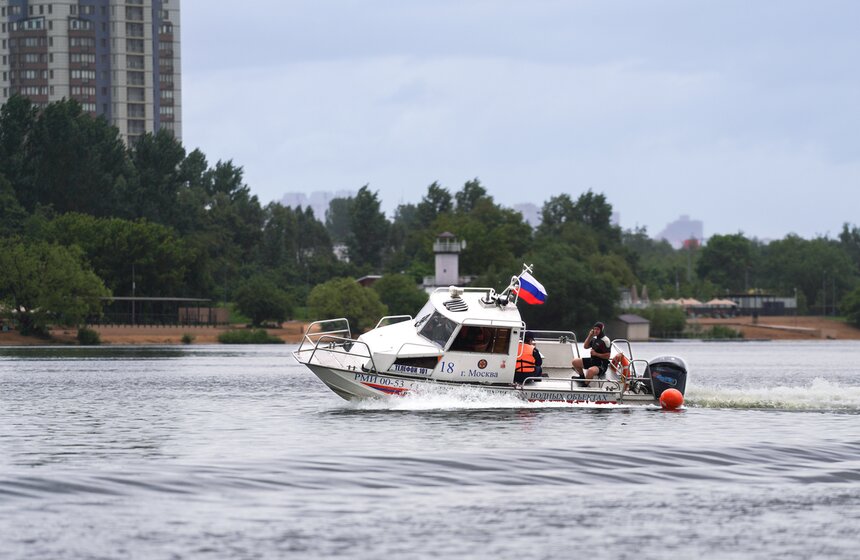 Московские спасатели обеспечат безопасность на водных объектах в летнем купальном сезоне 15 фото