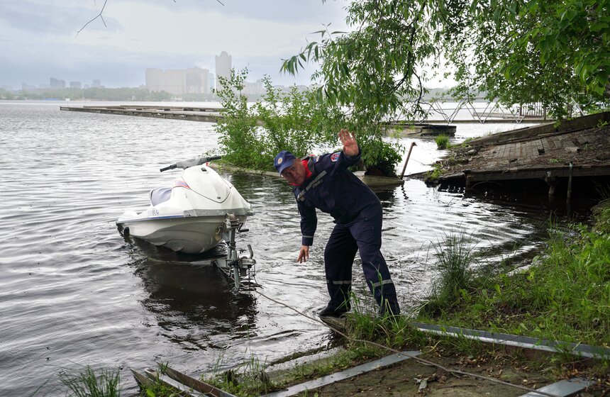Московские спасатели обеспечат безопасность на водных объектах в летнем купальном сезоне 12 фото