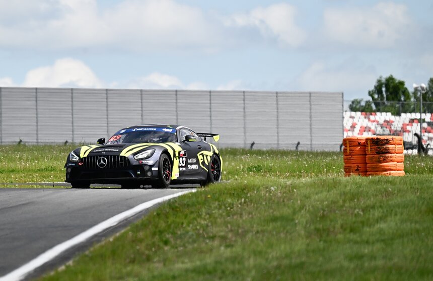 На трассе Moscow Raceway состоялась 12-часовая гонка 12 фото