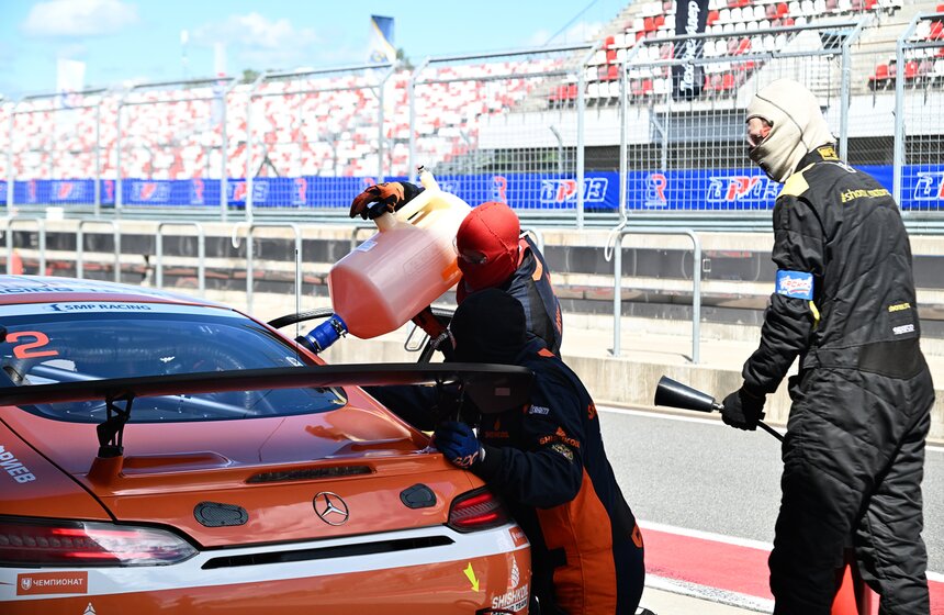 На трассе Moscow Raceway состоялась 12-часовая гонка 23 фото