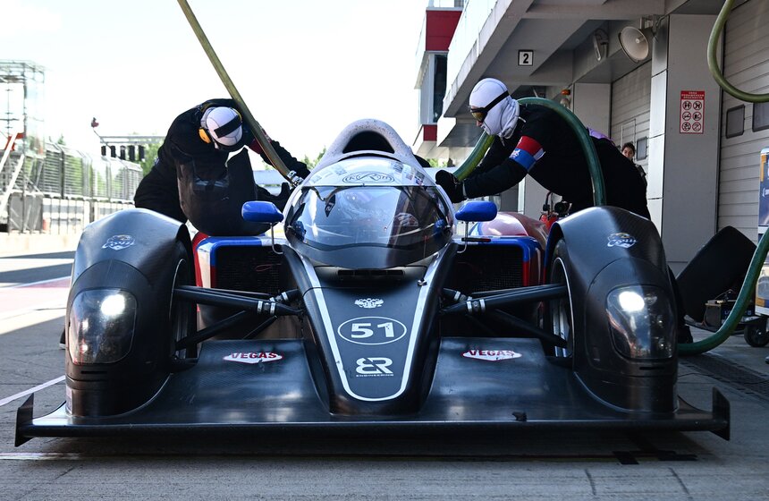 На трассе Moscow Raceway состоялась 12-часовая гонка 30 фото