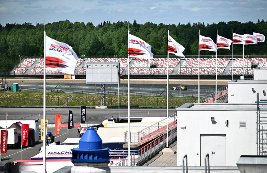 На трассе Moscow Raceway состоялась 12-часовая гонка 1 фото