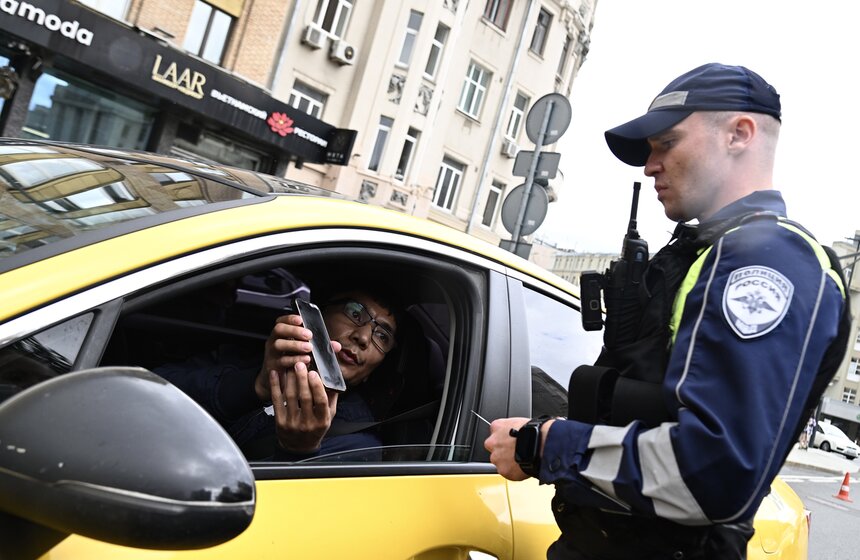 В Москве прошел рейд по проверке водителей такси 3 фото