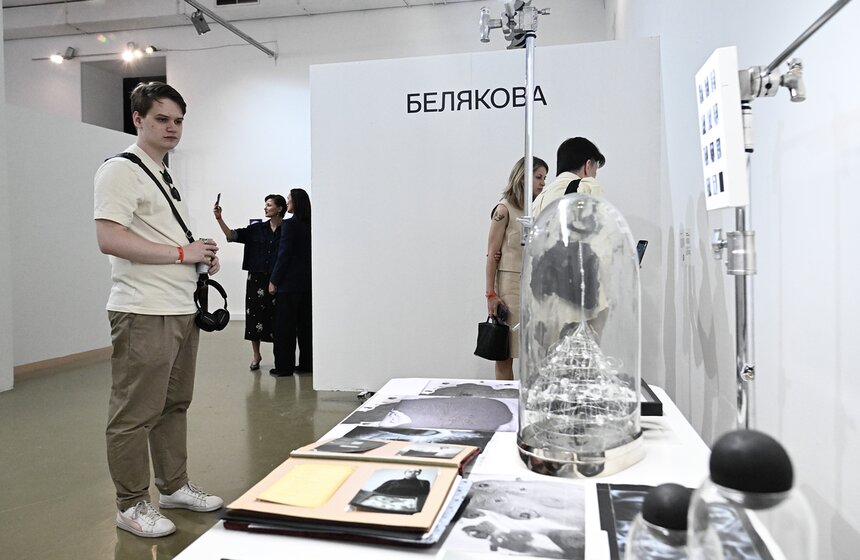 На "Винзаводе" состоялось открытие 14-го сезона проекта "Открытые студии" 24 фото