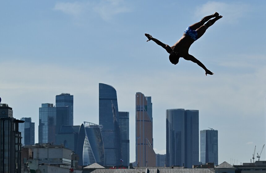 Уличный фестиваль "Две реки" прошел в парке "Музеон" 21 фото