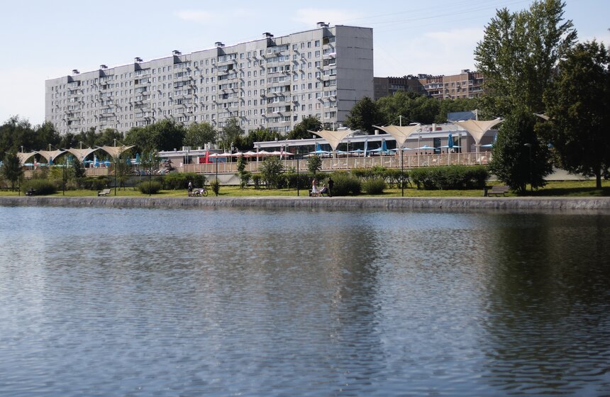 Новая зона отдыха у воды открылась вблизи Гольяновского пруда 1 фото