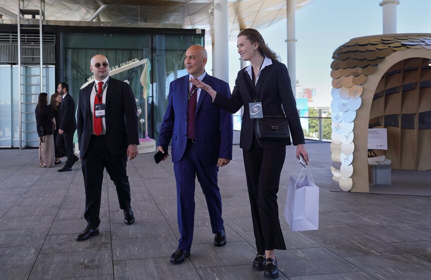 На Пушкинской набережной в Москве открылся многофункциональный комплекс "Мечта" 5 фото