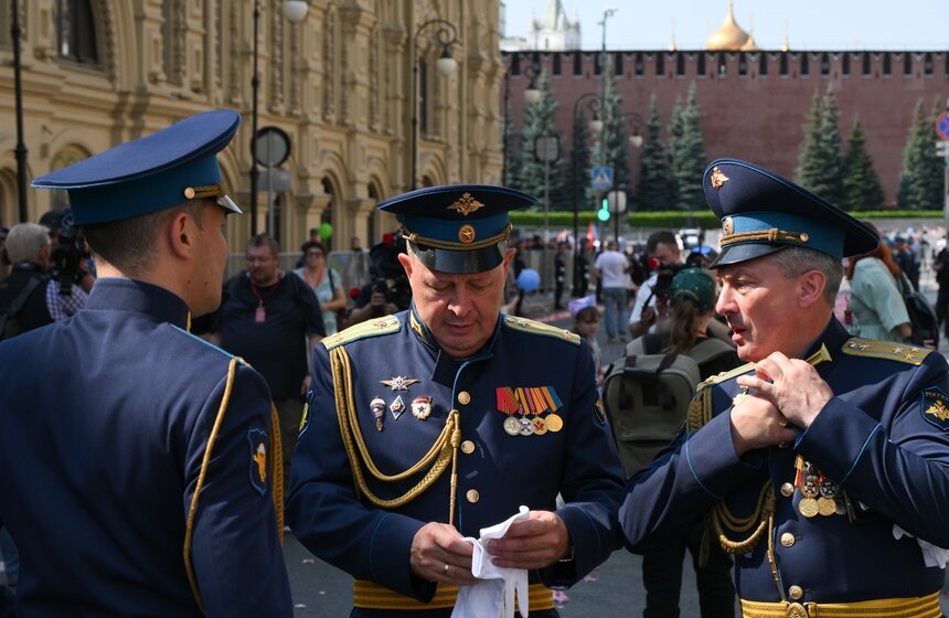 В День ВДВ в Москве прошел крестный ход и показательные выступления 16 фото