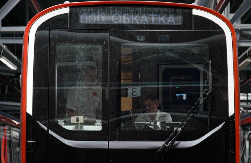 Обучение машинистов управлению поездами "Москва-2026" началось в депо "Солнцево" 2 фото