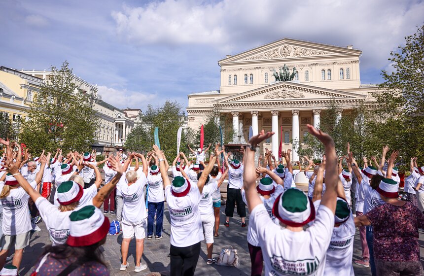 У Большого театра прошла тренировка ко Дню физкультурника 8 фото