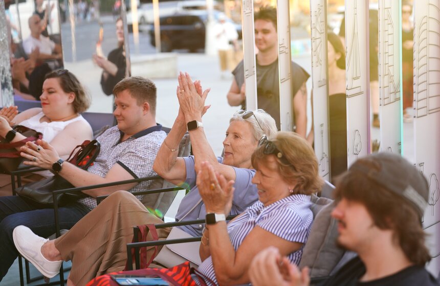 Телеканал Москва 24 провел открытый концерт на Тверской к 70-летию Дня строителя 25 фото