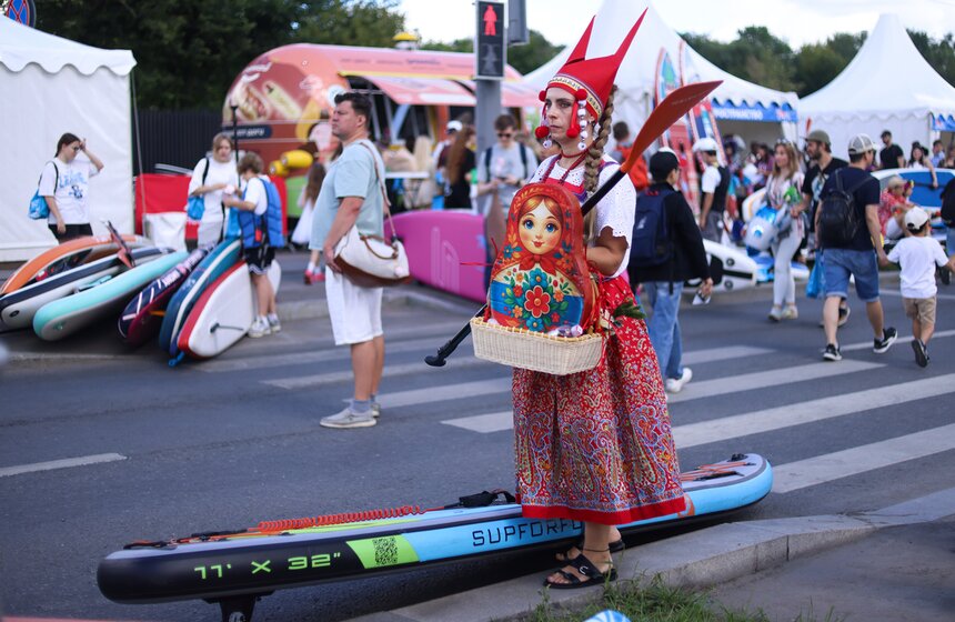 Cап-заплыв прошел на фестивале "Яуза Фест" в Москве 5 фото