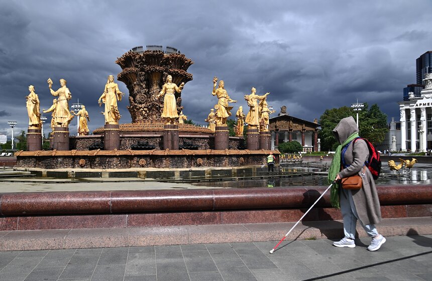Фонтан "Дружба народов" на ВДНХ промыли перед Днем города 13 фото