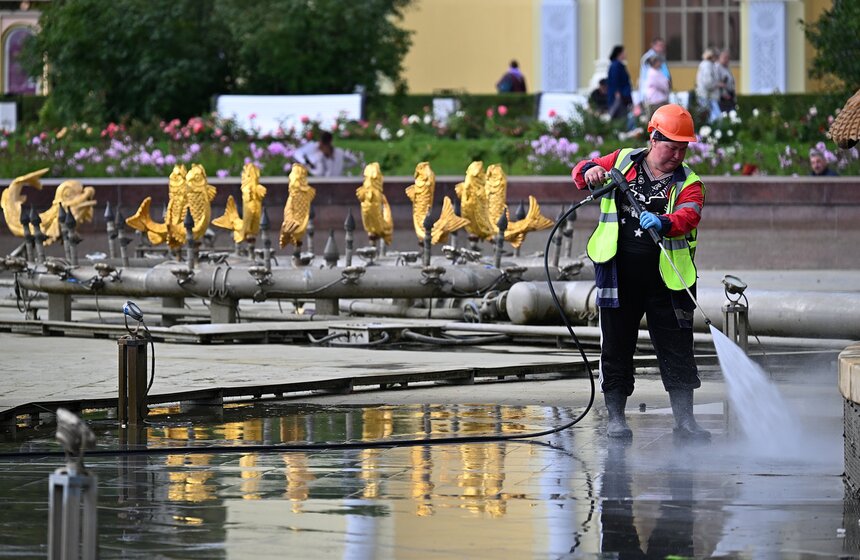 Фонтан "Дружба народов" на ВДНХ промыли перед Днем города 16 фото