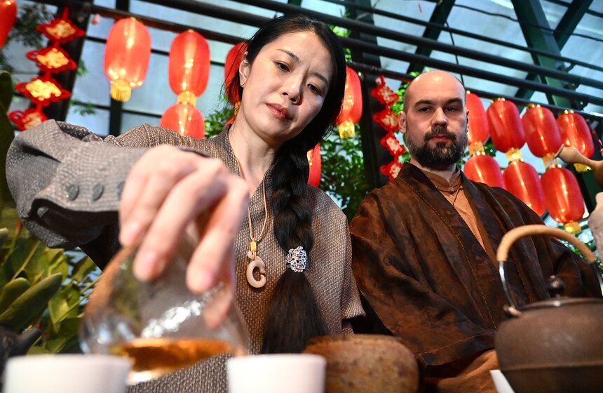 "Аптекарский огород" украсили к фестивалю китайского Нового года 14 фото