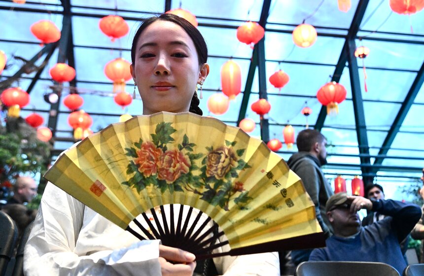 "Аптекарский огород" украсили к фестивалю китайского Нового года 1 фото