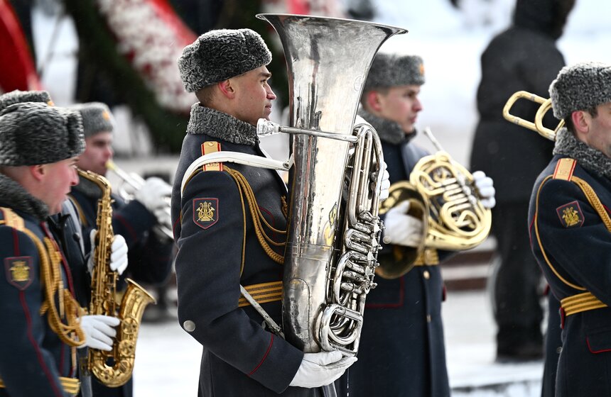 Память героев Сталинградской битвы почтили в Москве 5 фото
