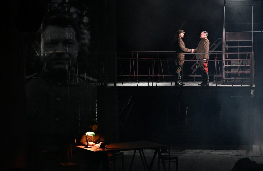 Память героев Сталинградской битвы почтили в Москве 22 фото