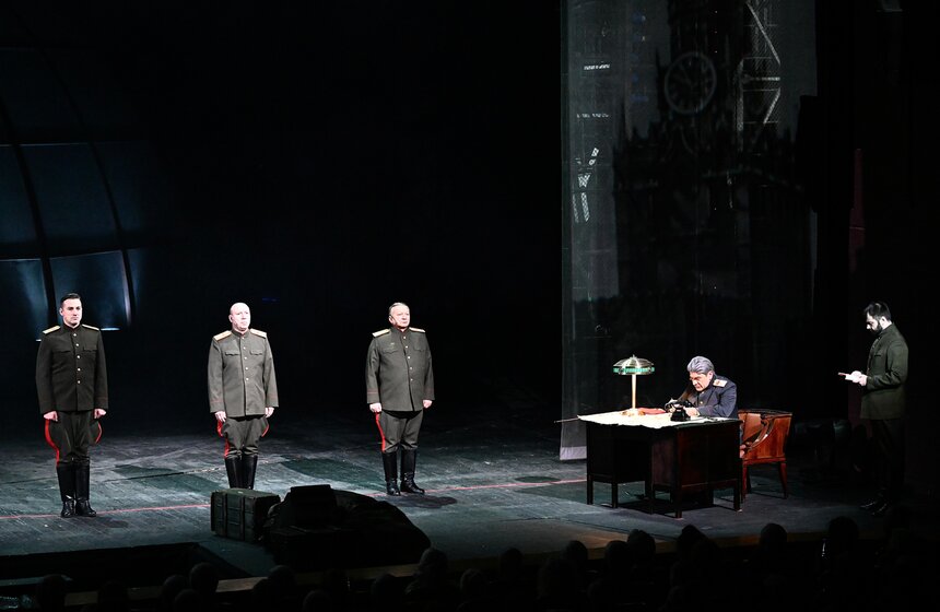 Память героев Сталинградской битвы почтили в Москве 13 фото