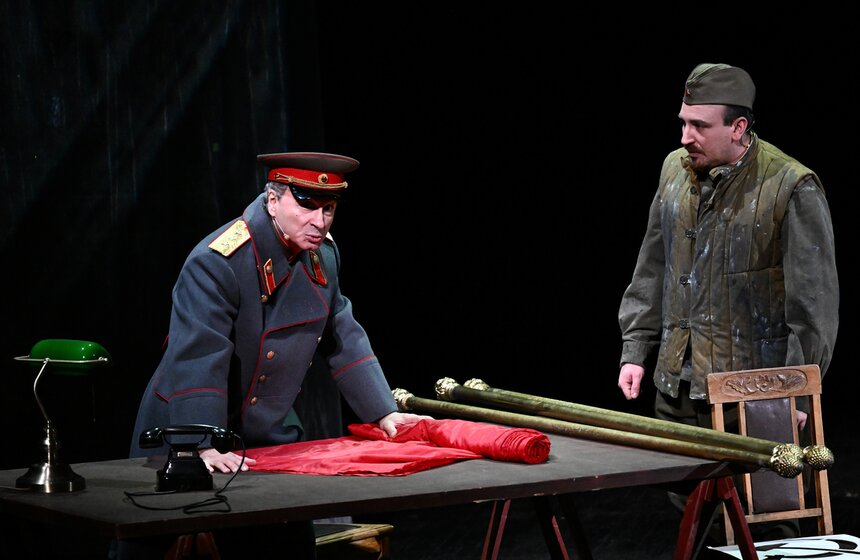 Память героев Сталинградской битвы почтили в Москве 16 фото