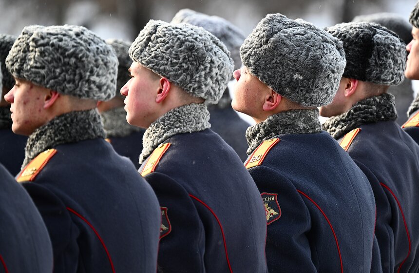 Память героев Сталинградской битвы почтили в Москве 6 фото