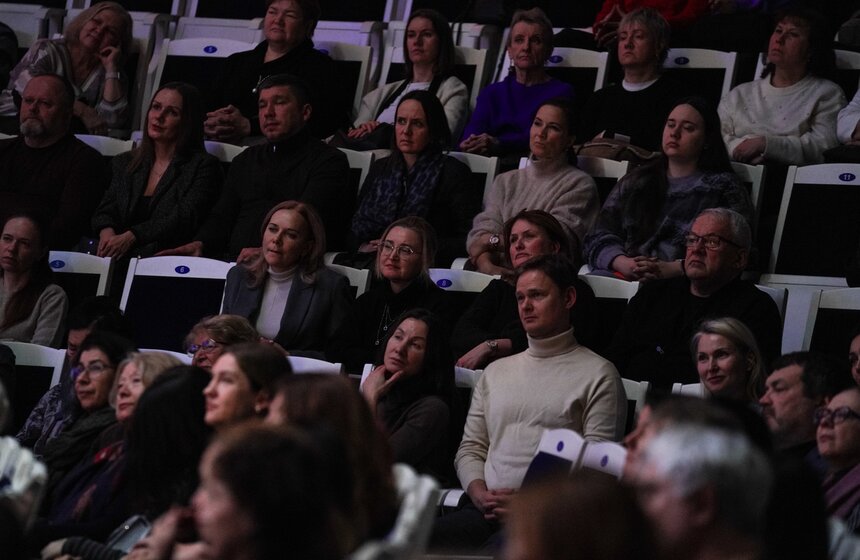 Спектакль-концерт "Бедные люди" представили в Москве 13 фото