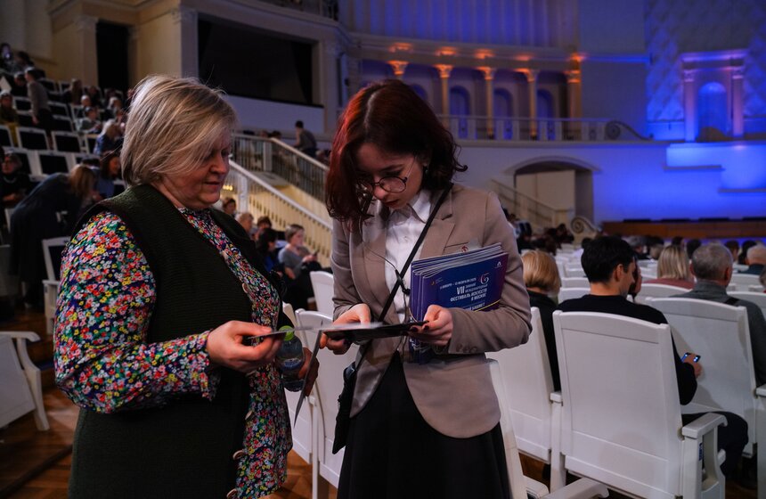 Спектакль-концерт "Бедные люди" представили в Москве 4 фото