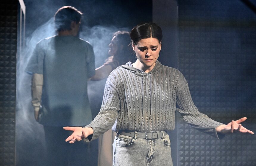 Спектакль "В тишине" по одноименной пьесе драматурга Малягина показали в Москве 31 фото