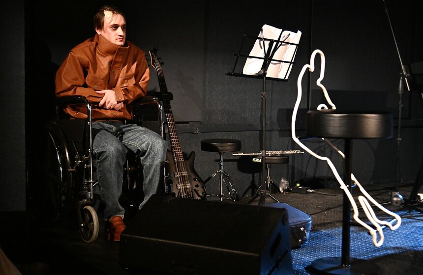 Спектакль "В тишине" по одноименной пьесе драматурга Малягина показали в Москве 29 фото