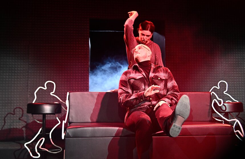 Спектакль "В тишине" по одноименной пьесе драматурга Малягина показали в Москве 22 фото