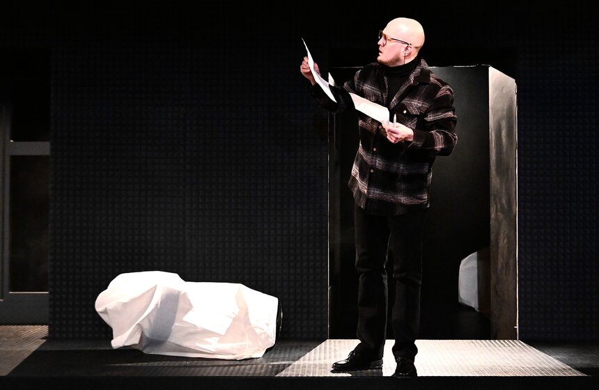 Спектакль "В тишине" по одноименной пьесе драматурга Малягина показали в Москве 4 фото