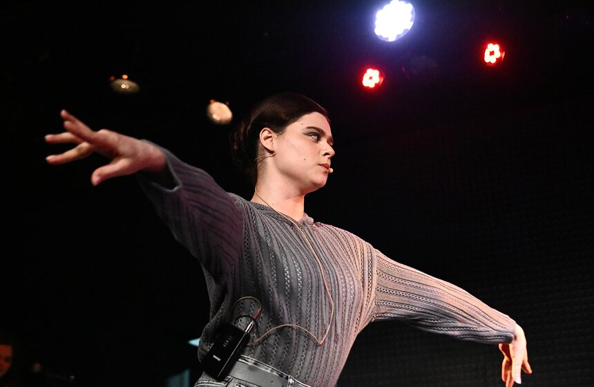 Спектакль "В тишине" по одноименной пьесе драматурга Малягина показали в Москве 21 фото