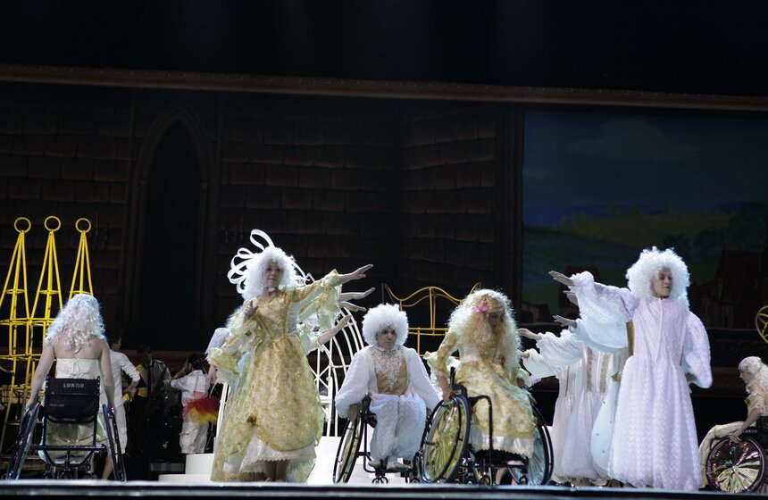 В "Лужниках" прошел фестиваль "Надежда" для детей-инвалидов 13 фото