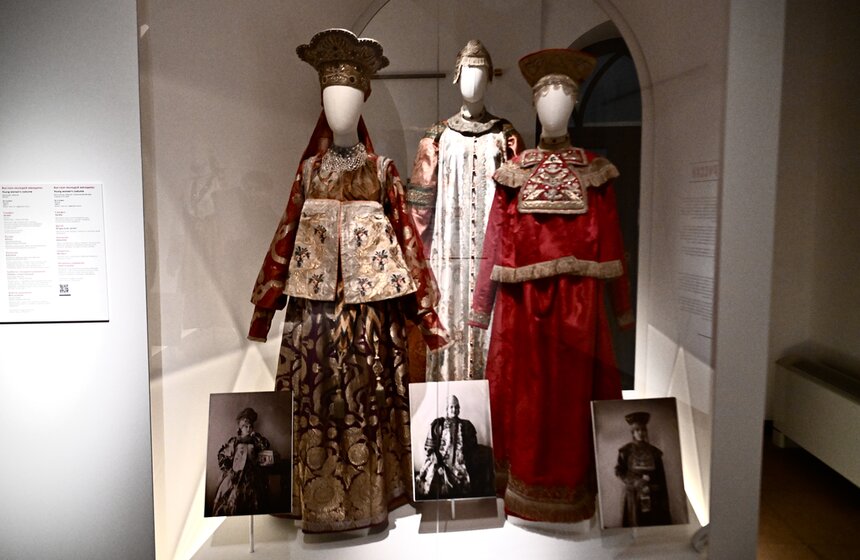 Выставка "Великолепие русского костюма" открылась в "Царицыне" 26 фото