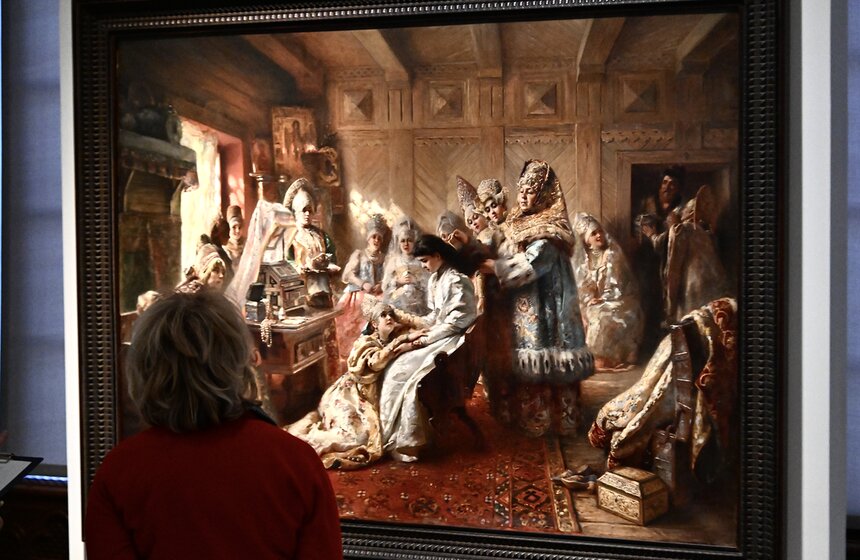 Выставка "Великолепие русского костюма" открылась в "Царицыне" 24 фото