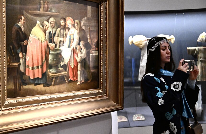 Выставка "Великолепие русского костюма" открылась в "Царицыне" 27 фото