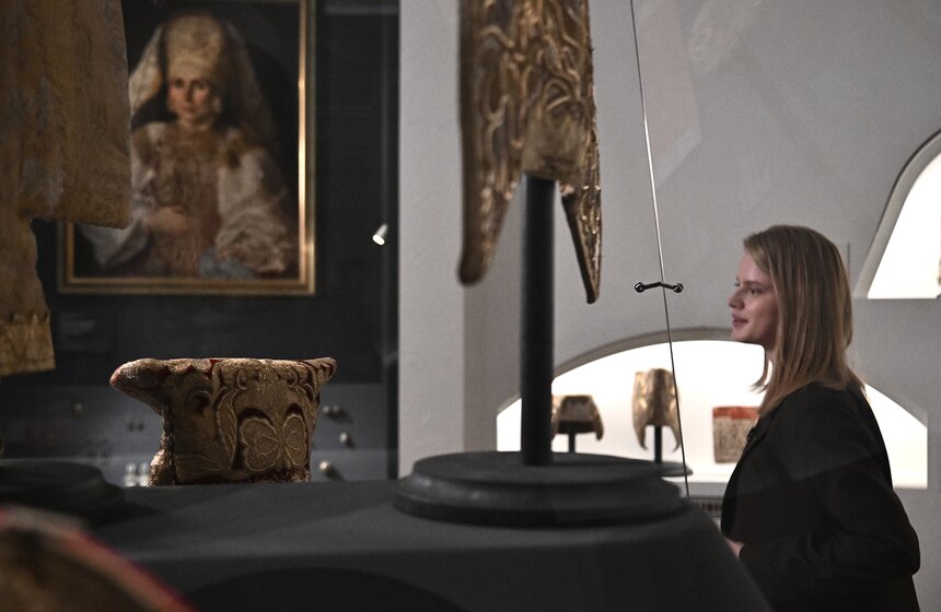 Выставка "Великолепие русского костюма" открылась в "Царицыне" 13 фото